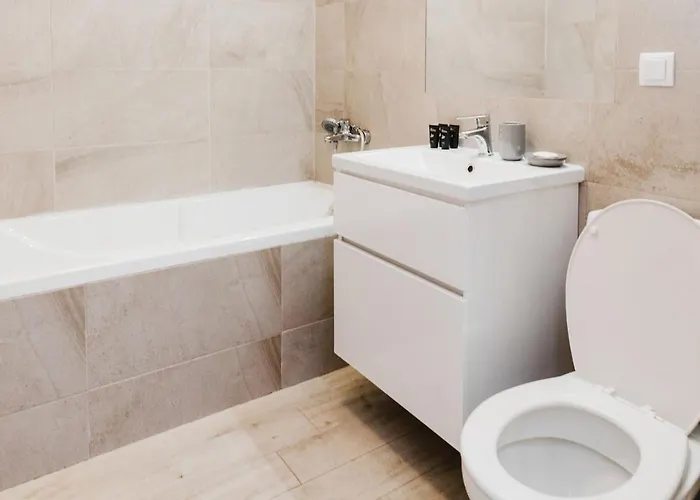 View With Free Parking *